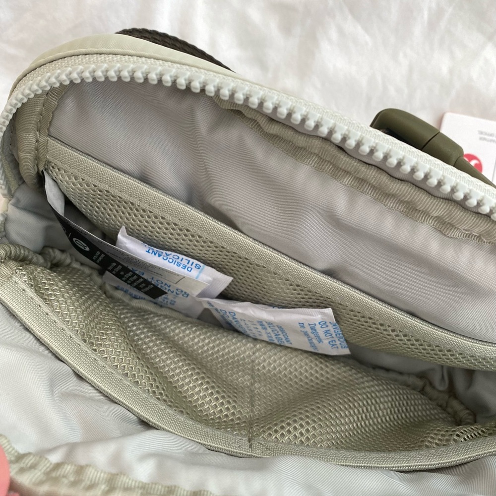 Lululemon Limited Edition Quilted Puffy Everywhere Belt Bag - Picture 10 of 14